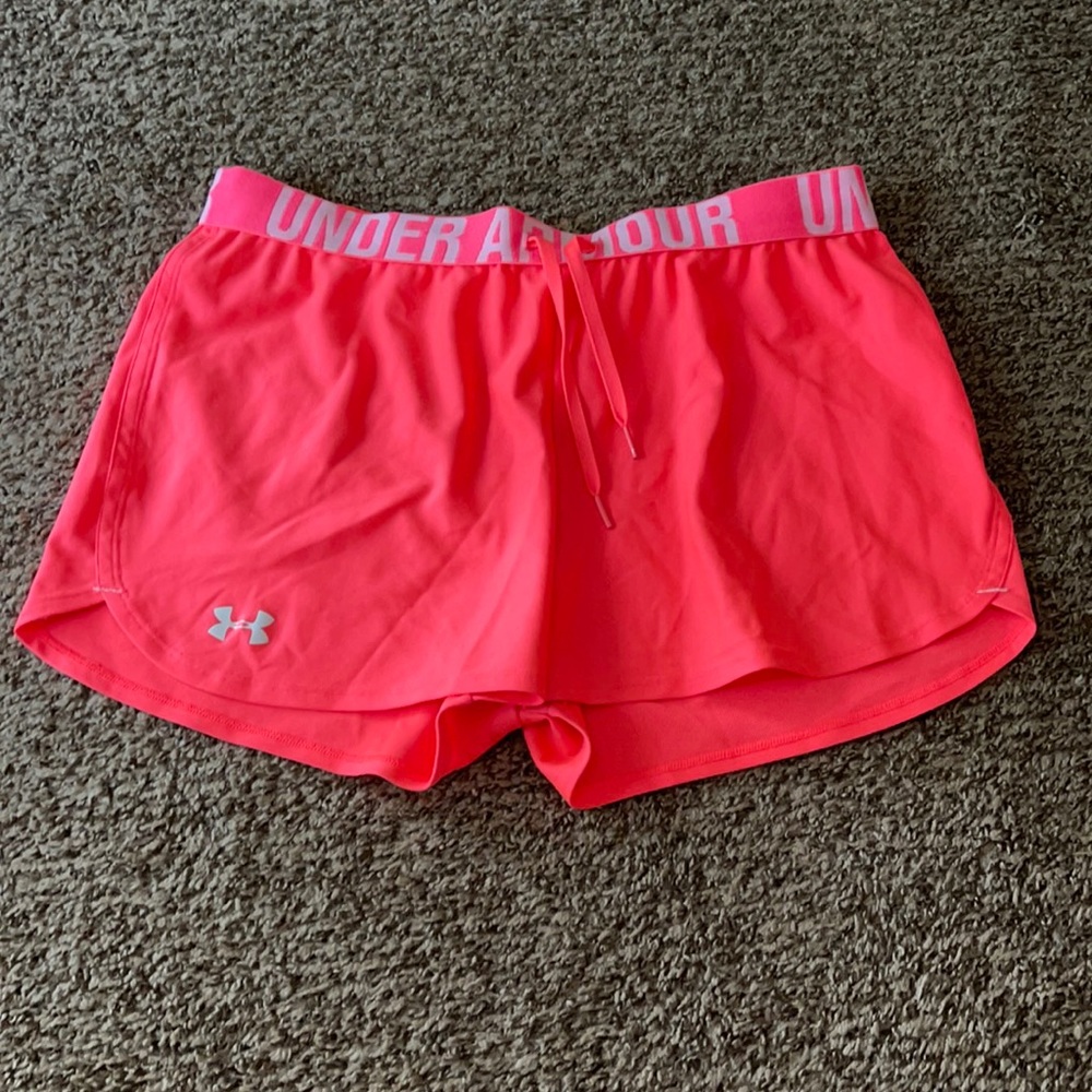 Women’s Under Armour Shorts - Size M